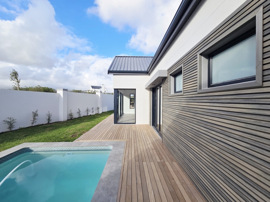 3 Bedroom Property for Sale in Kingswood Golf Estate Western Cape